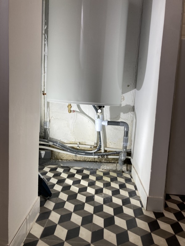 Nouvelle installation du chauffe-eau 100L Zénéo marque Atlantic